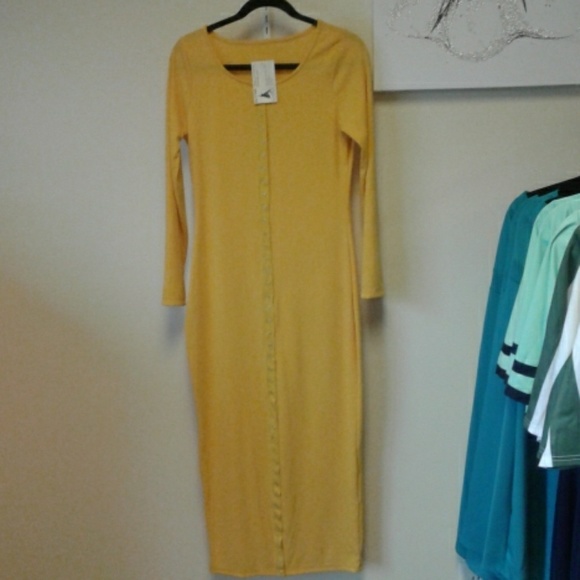 Dress - Picture 1 of 3